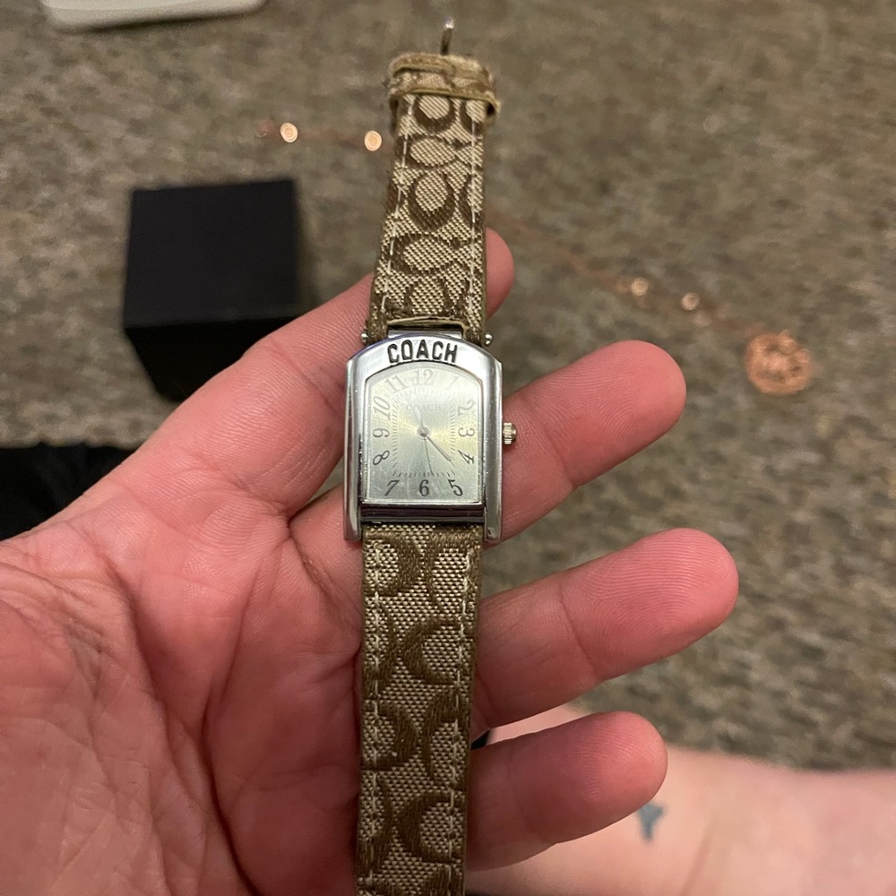 Coach watch - Picture 6 of 8